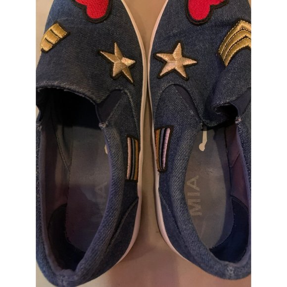 EUC MIA "pepe" blue slip on sneakers embroidered patches  size 8 girls - Picture 6 of 6